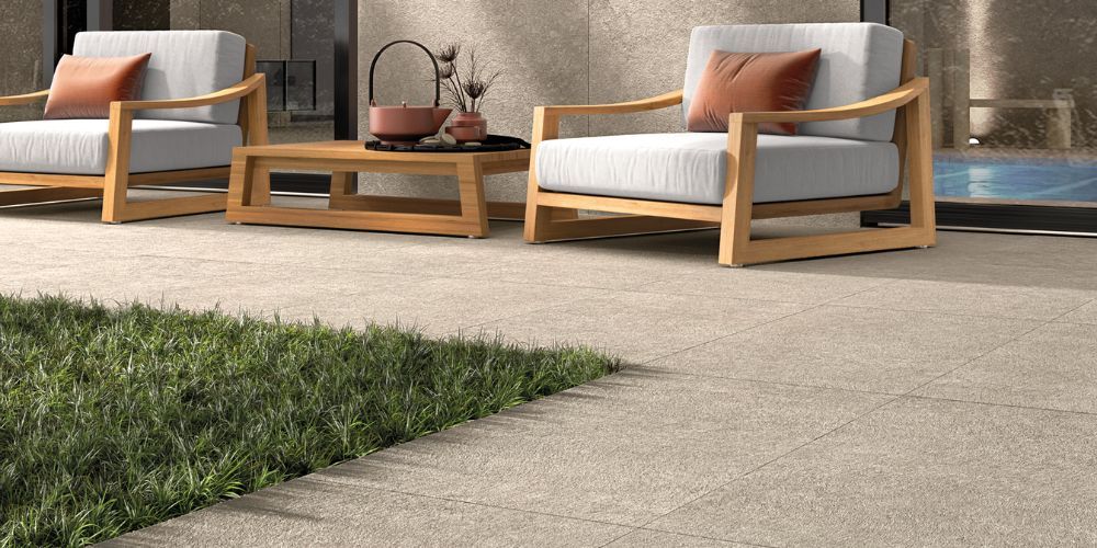 Scegliere il gres porcellanato per il giardino: resistenza, estetica e funzionalità