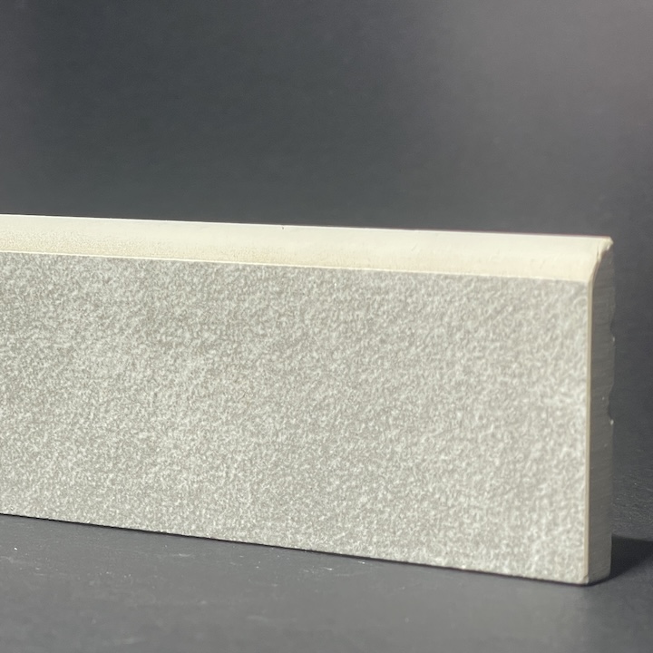 Skirting Board In Gray Stone Porcelain H.5cm X L.80cm