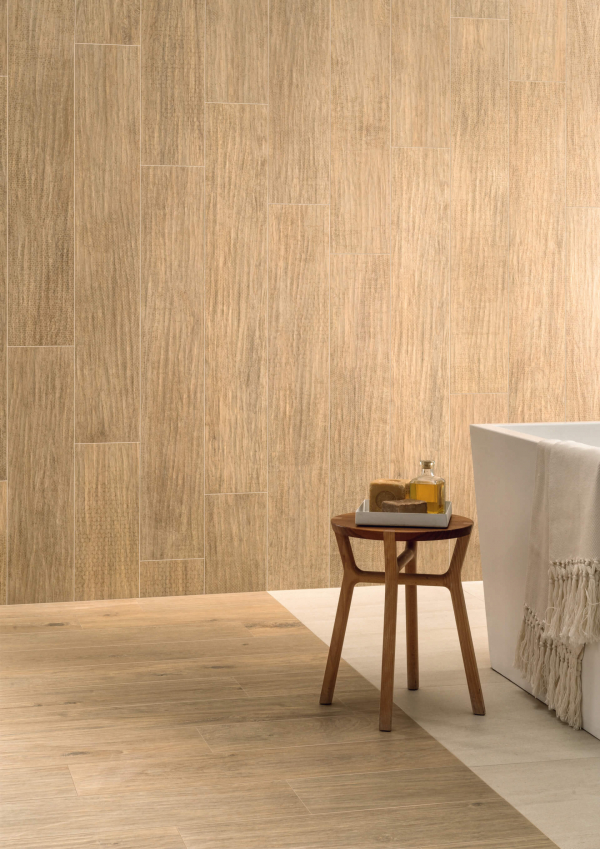Light handcrafted wood-effect porcelain tile 20x120 cm - CS25007